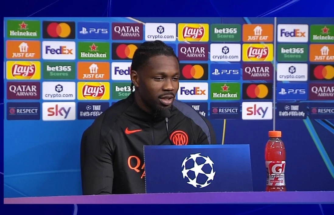 中国女足世界杯遗憾出局，王霜赛后采访令人深思